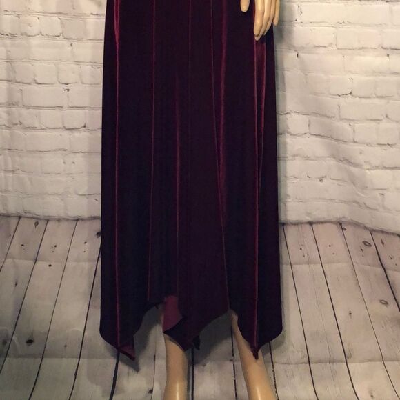 Signature by Robbie B Red Velvet Halter Tie Neckline Cocktail Dress Medium M 10 - Picture 4 of 8